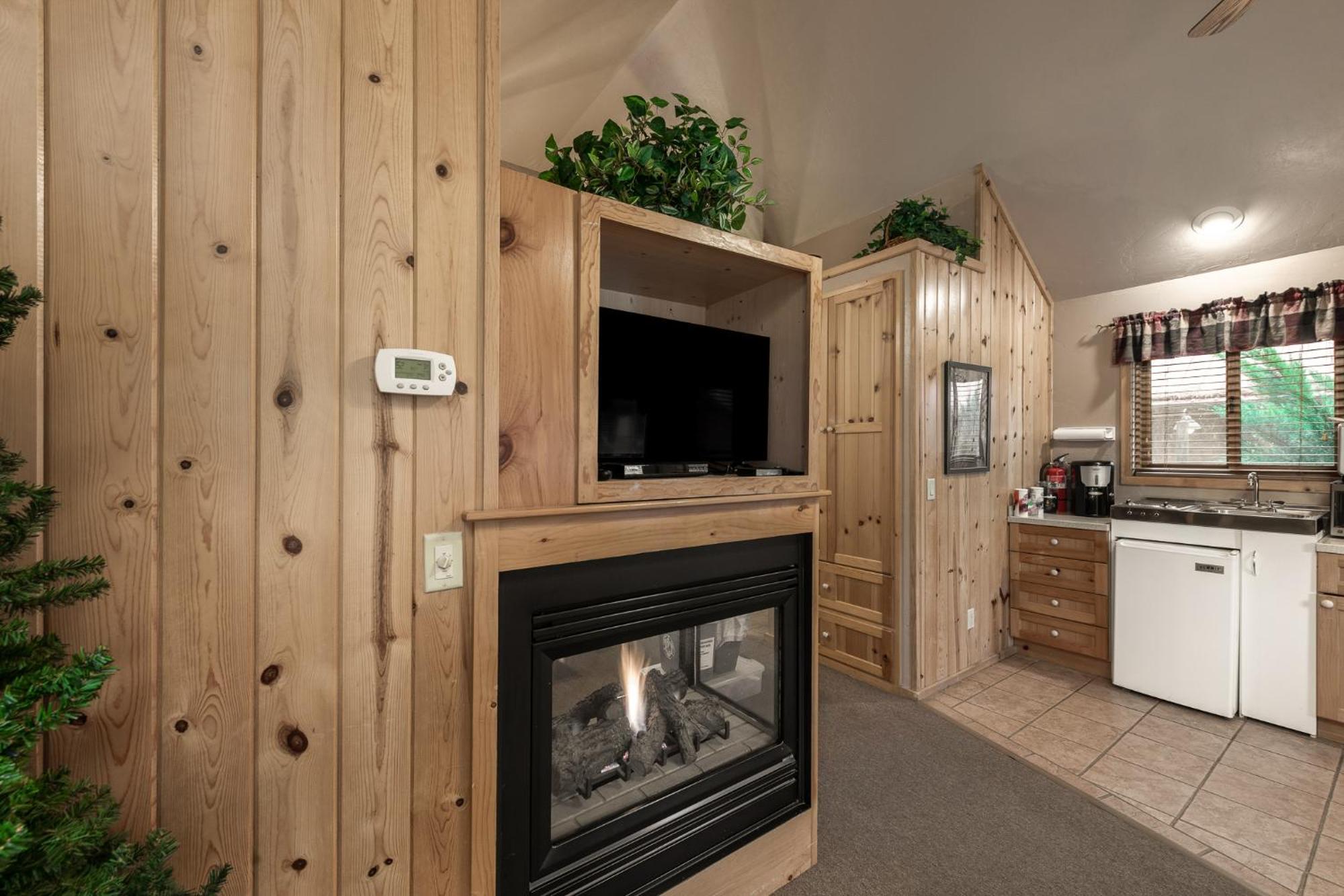 Shadow Mountain Lodge And Cabins Ruidoso Ngoại thất bức ảnh
