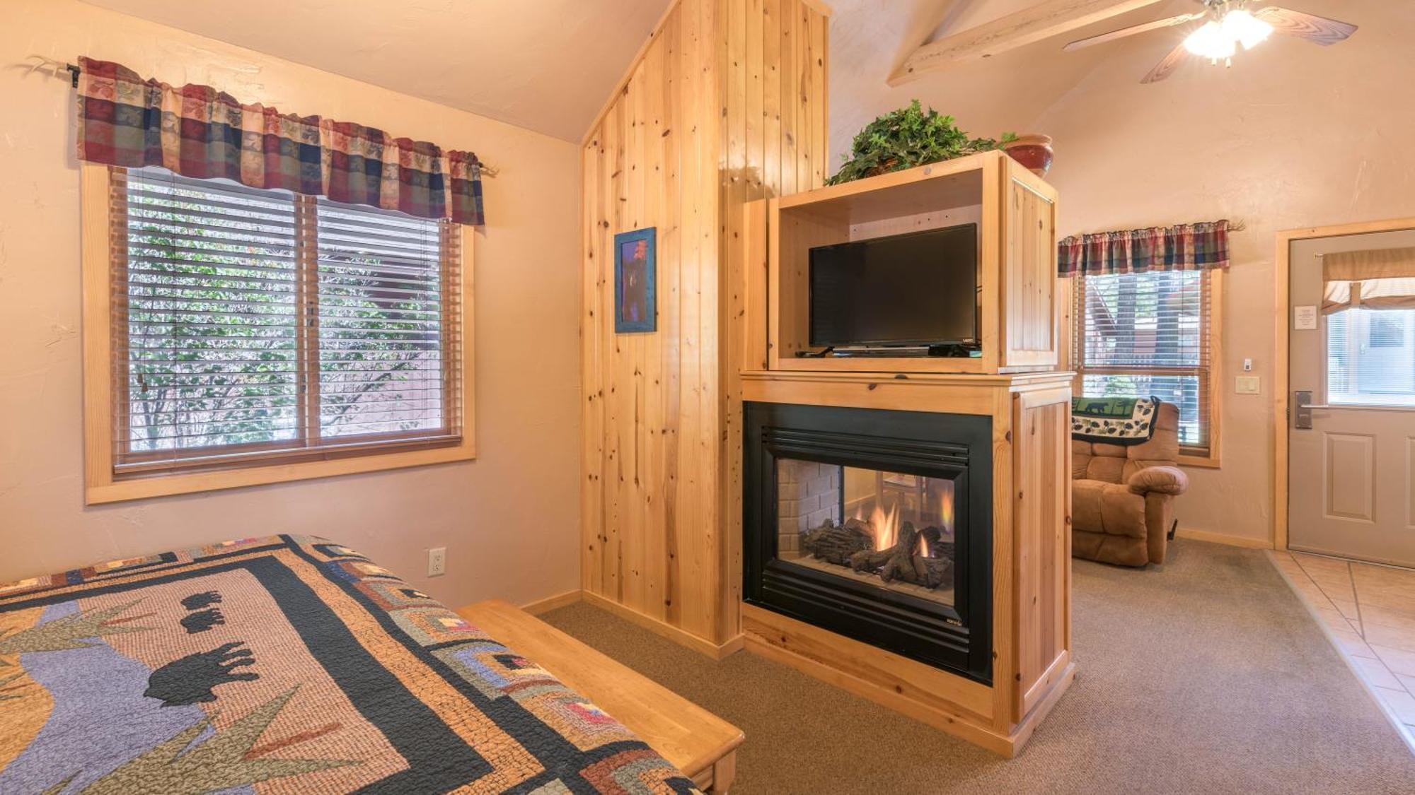 Shadow Mountain Lodge And Cabins Ruidoso Phòng bức ảnh