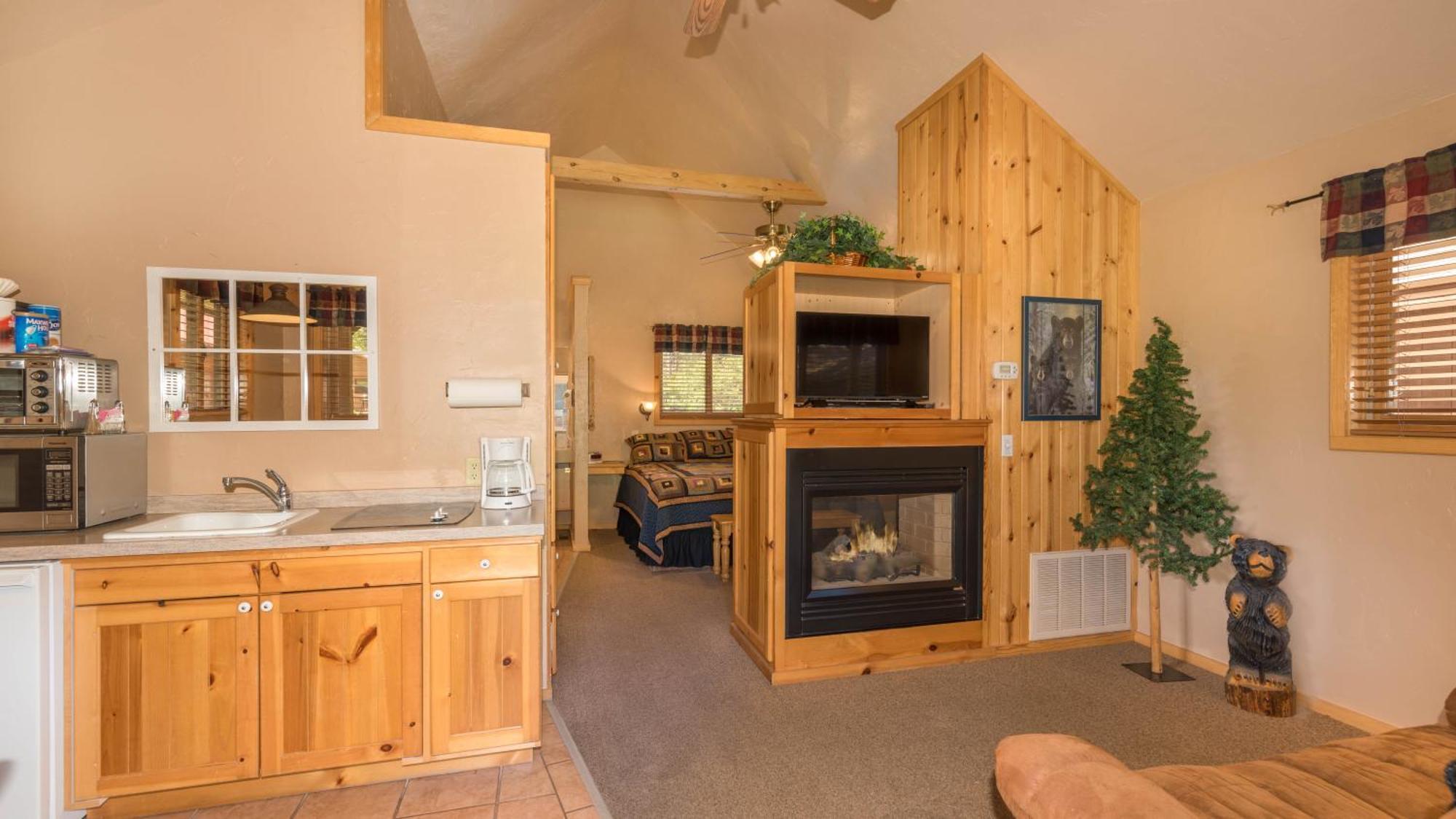 Shadow Mountain Lodge And Cabins Ruidoso Phòng bức ảnh