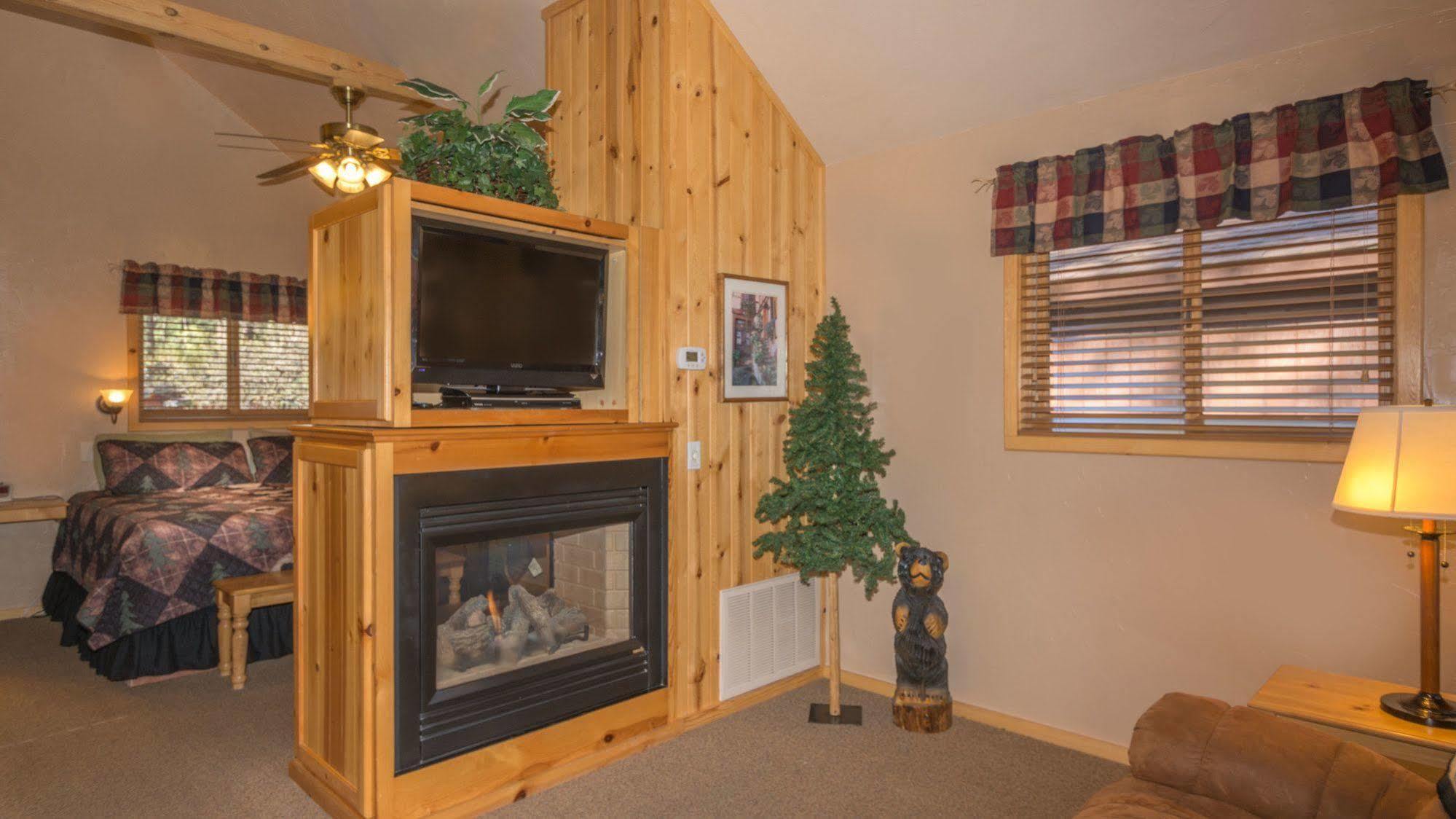 Shadow Mountain Lodge And Cabins Ruidoso Ngoại thất bức ảnh